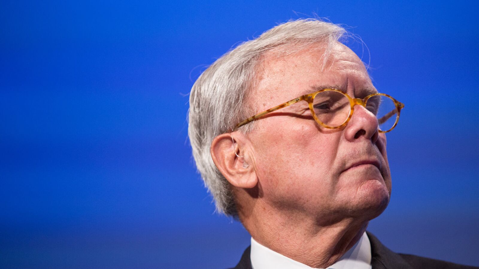 cheats/2014/02/11/tom-brokaw-is-battling-cancer/tom-brokaw-hospital-charlotte-light-headed-cheat_gduvru