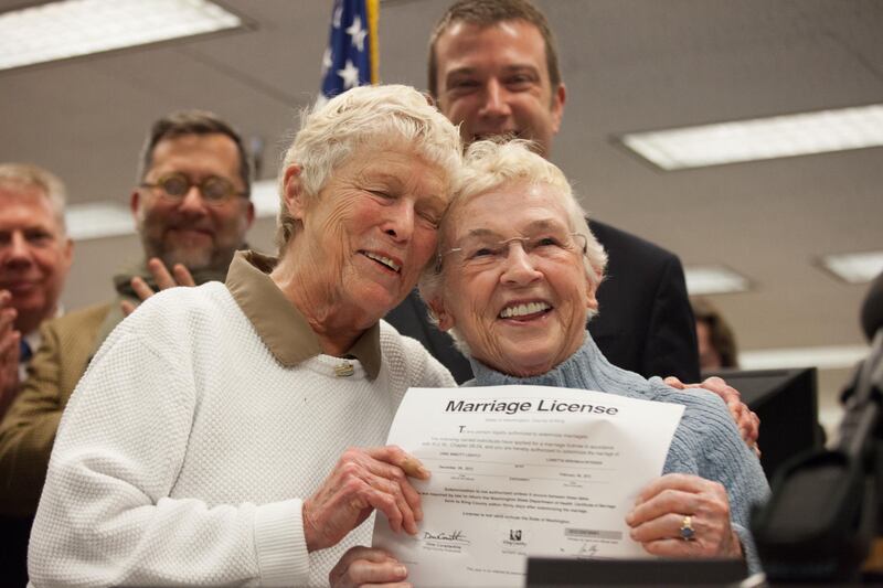 galleries/2012/12/06/first-same-sex-marriage-licenses-love-stories-from-washington-new-york-and-more-photos/first-same-sex-wa_v4kmlo