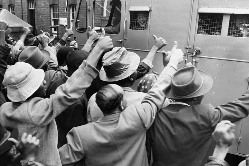 galleries/2013/12/05/nelson-mandela-s-life-in-photo/131205-mandela-16_rmwlca