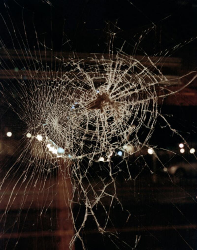 galleries/2009/10/15/mean-streets-haunting-photos-of-america-s-forgotten-cities/steacy---inner-city---10_sdwr5d