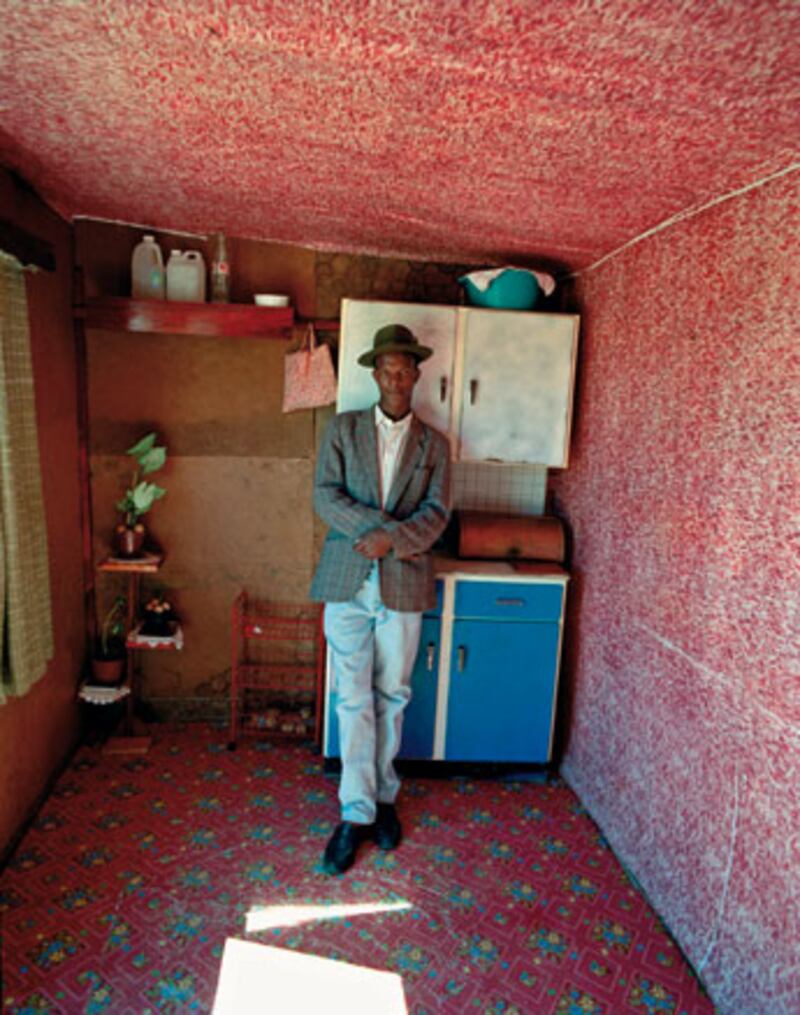 galleries/2010/07/28/zwelethu-mthethwa/zwelethu---image-3_t8lwuc