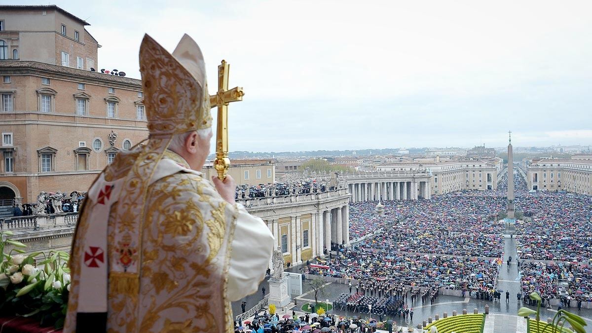 cheats/2012/05/27/leaks-have-vatican-in-uproar/pope-benedict-behind-cheat_rimmfr