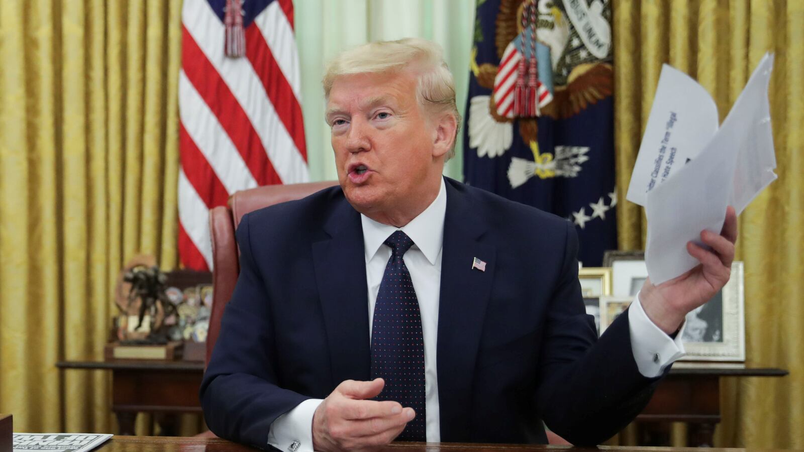 2020-05-28T000000Z_1092035872_RC2WXG9S3A3Q_RTRMADP_3_USA-TRUMP-EXECUTIVE-ORDER_hf5kei