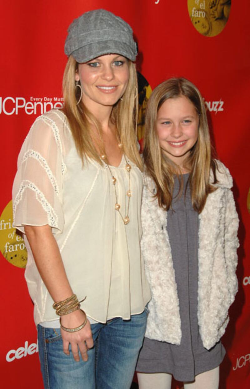 galleries/2011/08/16/celebrity-moms-pregnant-before-25-photos/candace-bure-mom_jghz56