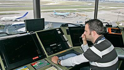 cheats/2009/04/22/is-air-traffic-control-keeping-us-safe/air-traffic-control_wn8rdd