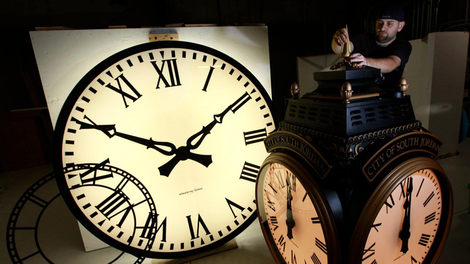 cheats/2012/03/10/daylight-saving-time-arrives/daylight-savings-cheat_epfmxg