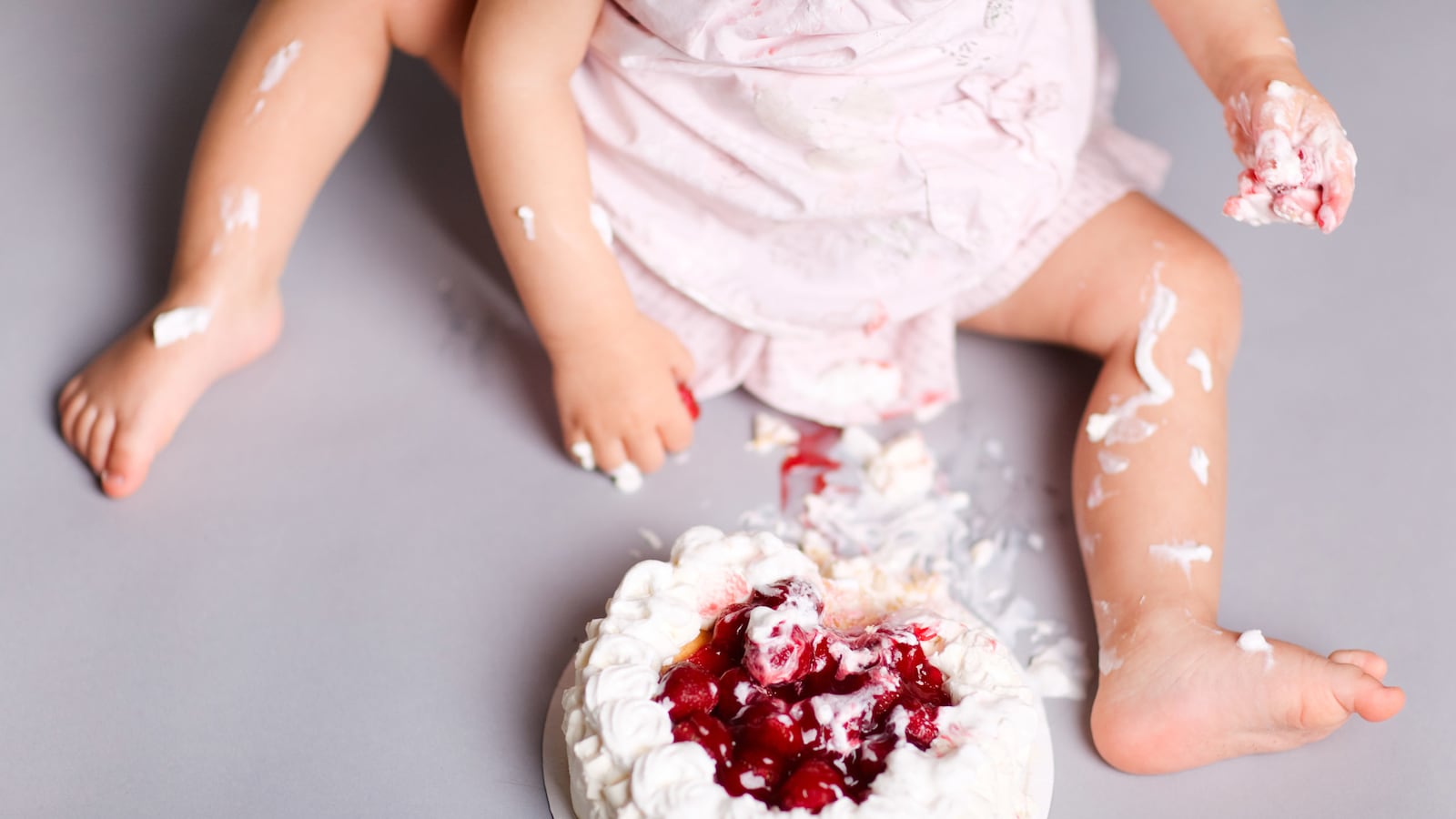 articles/2014/06/06/more-germs-less-asthma-study-shows-babies-exposed-to-bacteria-and-dander-at-less-risk/140605-zadrozny-baby-tease_nzr0ug