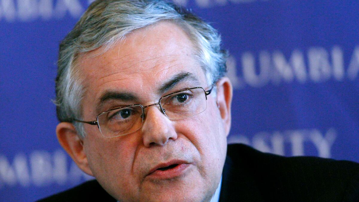 cheats/2012/02/10/stocks-sink-on-doubts-over-greece/lucas-papademos-heads-new-greek-coalition-cheat_mm3umc