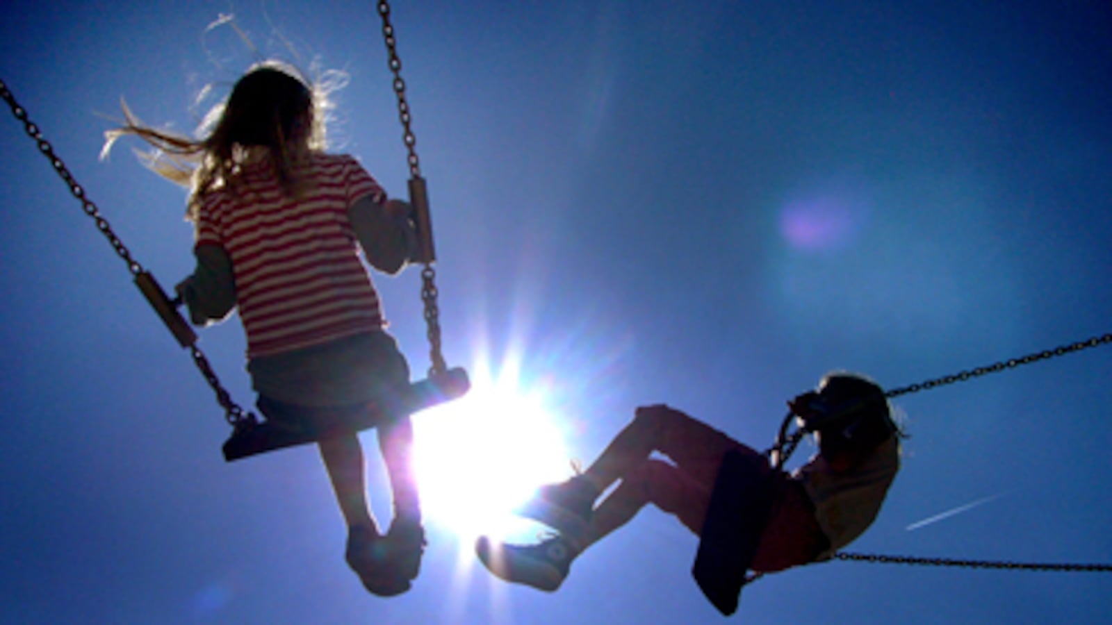 articles/2010/08/02/most-dangerous-backyard-toys-for-kids/backyard-hazards_117423_k9osrx