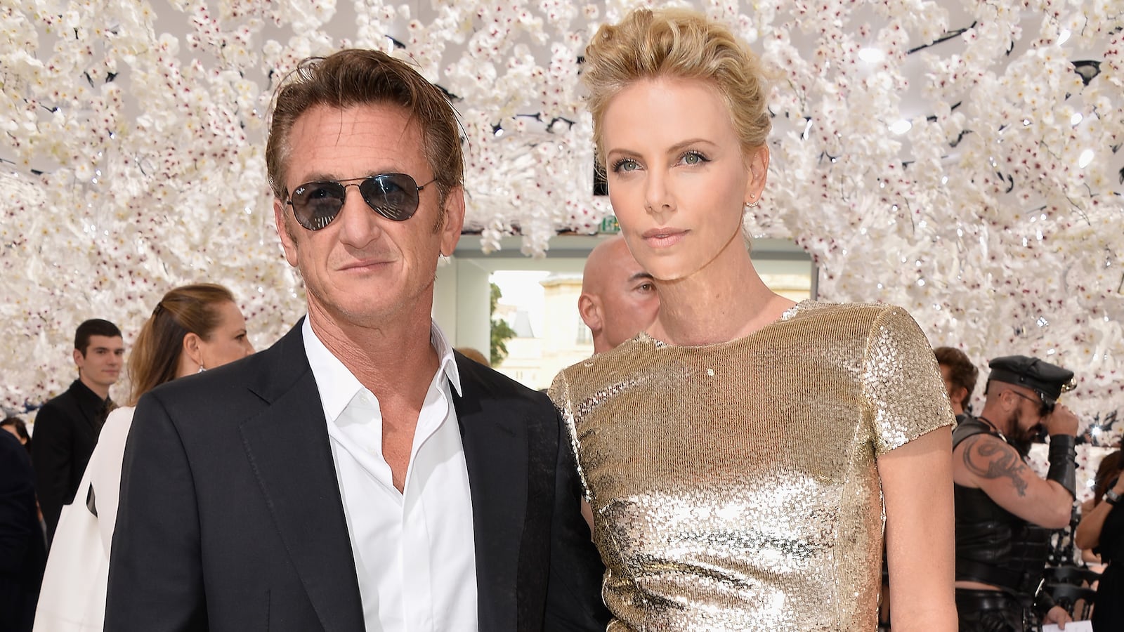 articles/2015/06/18/big-love-big-split-for-charlize-theron-and-sean-penn/150617-teeman-theron-penn-tease_adgtwt
