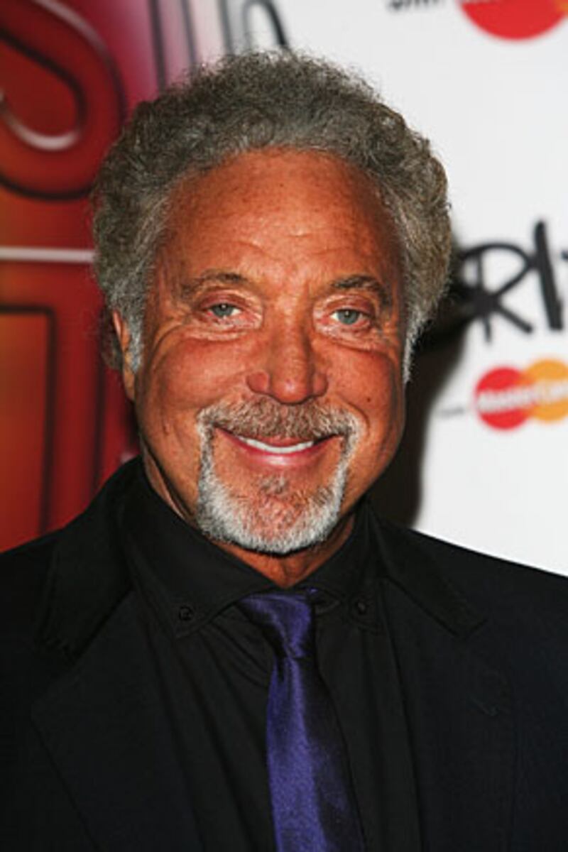 galleries/2010/06/30/worst-celebrity-tans/celebrity-tans---tom-jones_fzgmwd