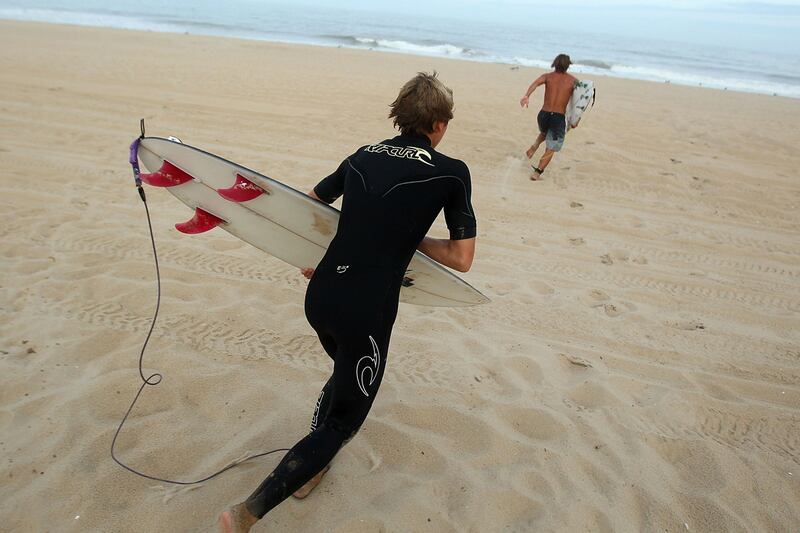 galleries/2011/08/27/hurricane-irene-surfing-photos/hurricane-irene-surfing-photos-five_oanoa3