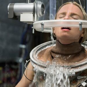 articles/2016/12/16/the-oa-review-netflix-s-top-secret-new-show-is-weird-as-hell/161215-leon-oa-tease_gtsgqn