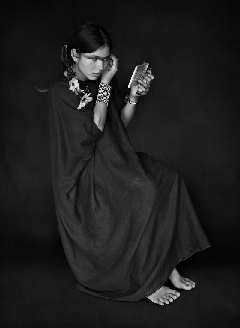 Sebastião_Salgado_Ashaninka__State_of_Acre__Brazil__2016_yjx4jq