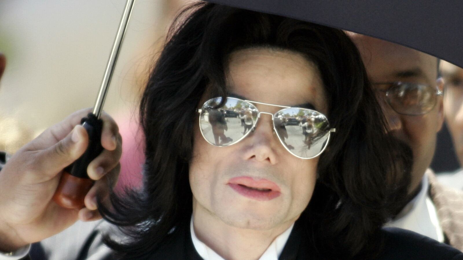 cheats/2014/10/15/michael-jackson-earned-140m-this-year/141015-michaeljackson-cheat_tpsvg2