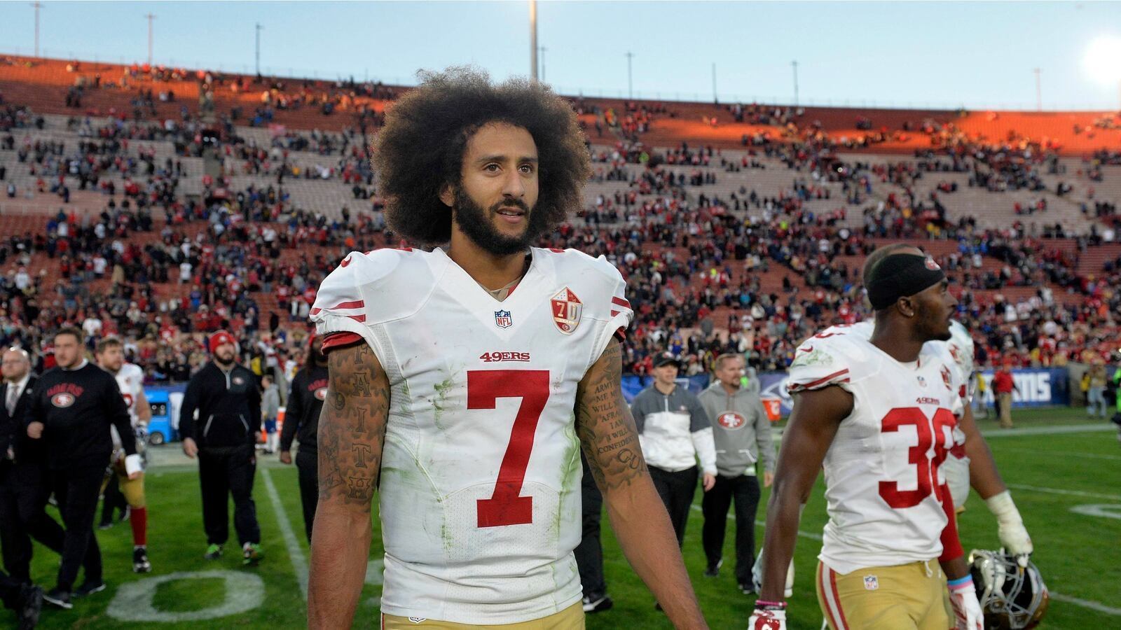 cheats/2017/03/02/report-kaepernick-to-stand-for-national-anthem-next-season/170302-kaepernick-kneeling-cheat_rpifbx