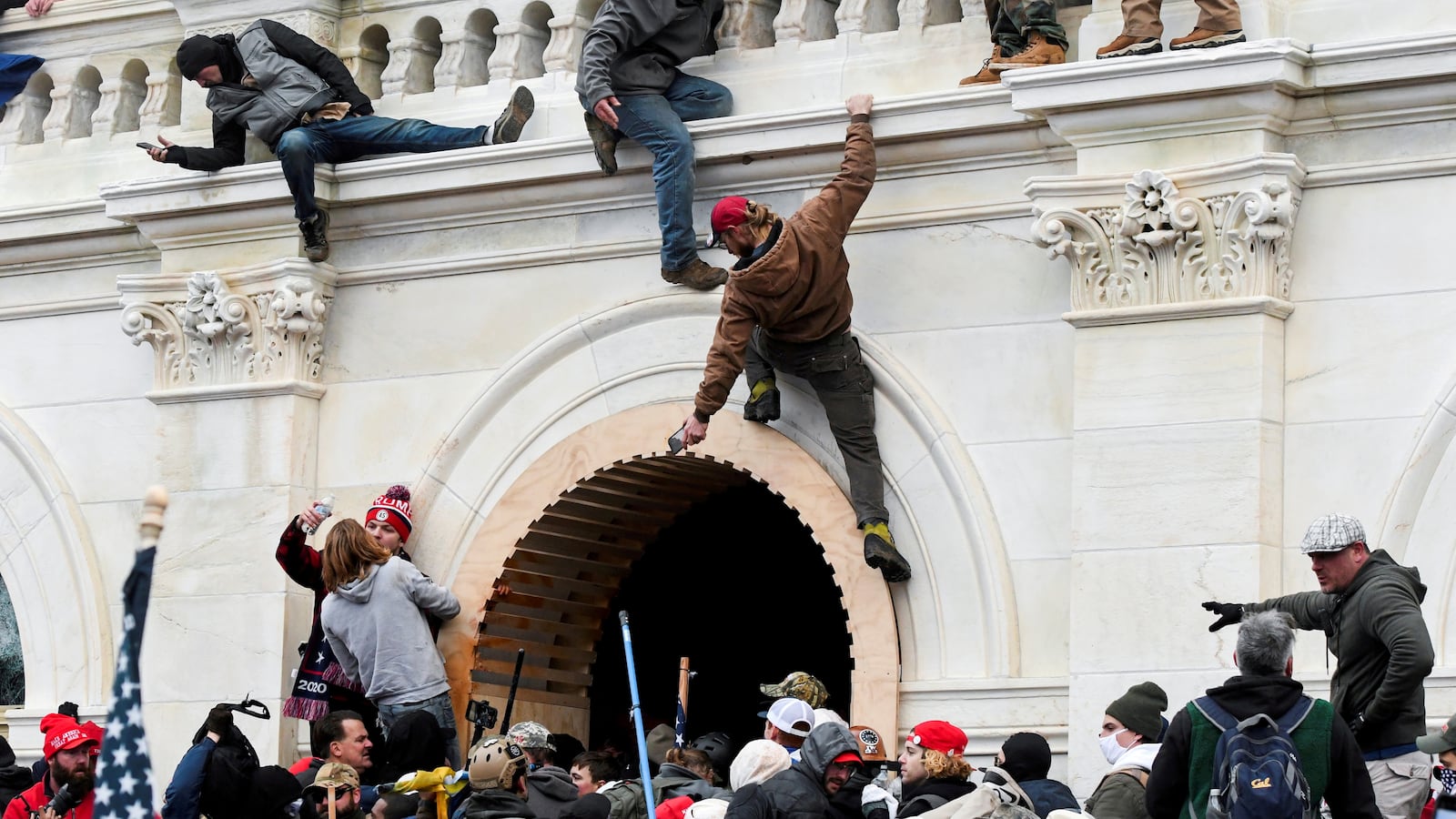 2021-08-16T000000Z_1299653499_RC2F6P9M090E_RTRMADP_3_USA-CAPITOL-ARRESTS-FLOREA_lwjksg