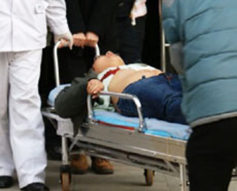 articles/2009/02/18/who-stabbed-the-chinese-blogger/bernstein-blogger_m3zfwa