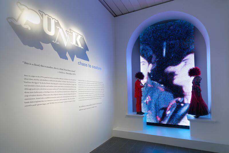 galleries/2013/05/06/punk-chaos-to-couture-at-the-met-museum-photos/130506-met-punk3_aidbjc