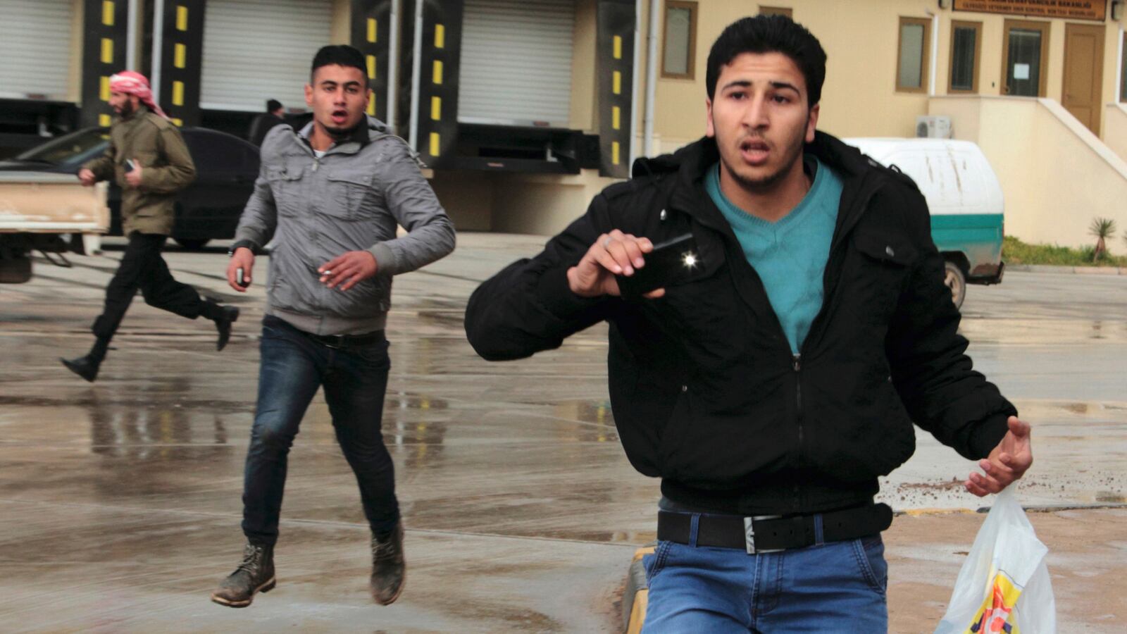 cheats/2013/02/12/blast-kills-14-on-turkey-syria-border/130212-turkey-border-blast-cheat_rstvrz