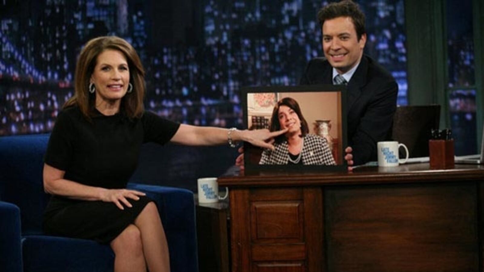 cheats/2011/11/24/nbc-apologizes-to-bachmann/jimmy-fallon-apologizes-michele-bachmann-cheat_pacvqz