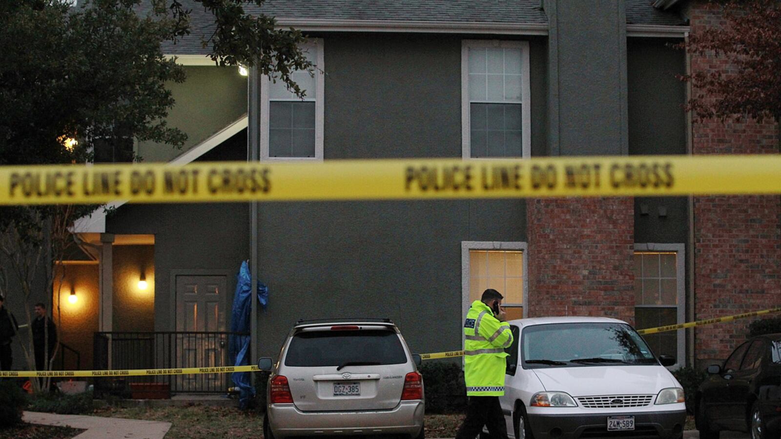 cheats/2011/12/27/texas-gunman-wore-santa-suit/texas-shooter-wore-santa-suit-cheat_lcrios