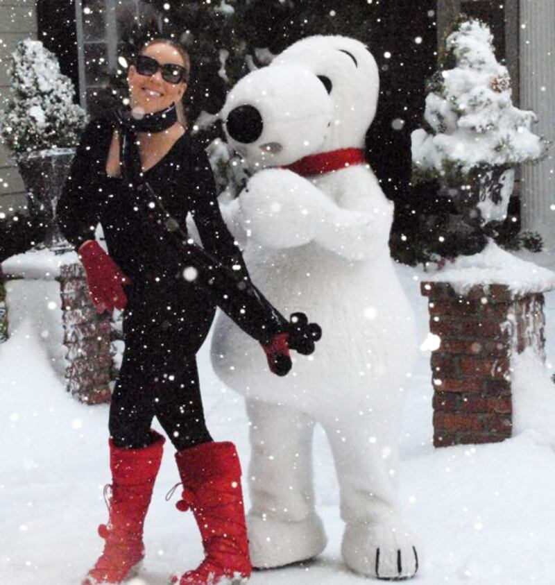 galleries/2011/12/22/whitney-cummings-selena-gomez-more-celebrity-twitter-pictures-photos/twitpics-mariah-carey_dszgle