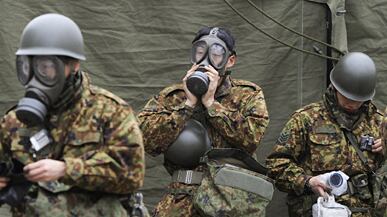 articles/2011/03/15/how-the-end-begins-by-ron-rosenbaum-review-by-nathaniel-rich/rich-nukes_166698_lt46jc