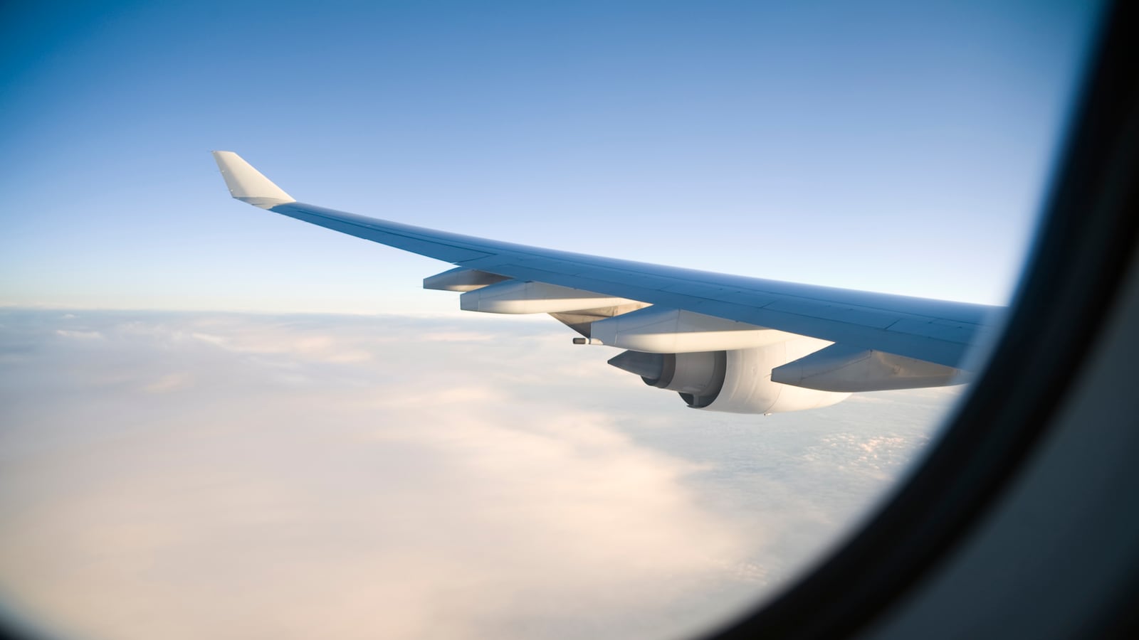 articles/2013/06/01/no-noah-gallagher-shannon-your-plane-was-not-going-to-crash/130601-fear-flying-irving-tease_goxwf5