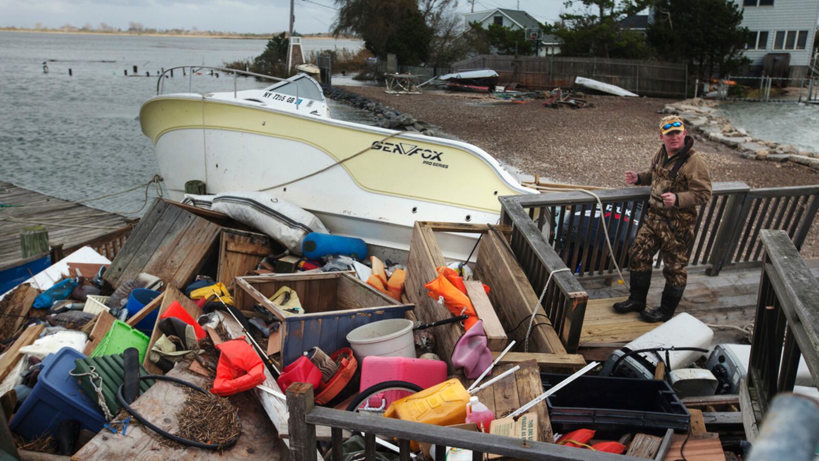 cheats/2012/10/31/sandy-death-toll-tops-50-in-u-s/sandy-northeast-reels-cheat_ynqe3g