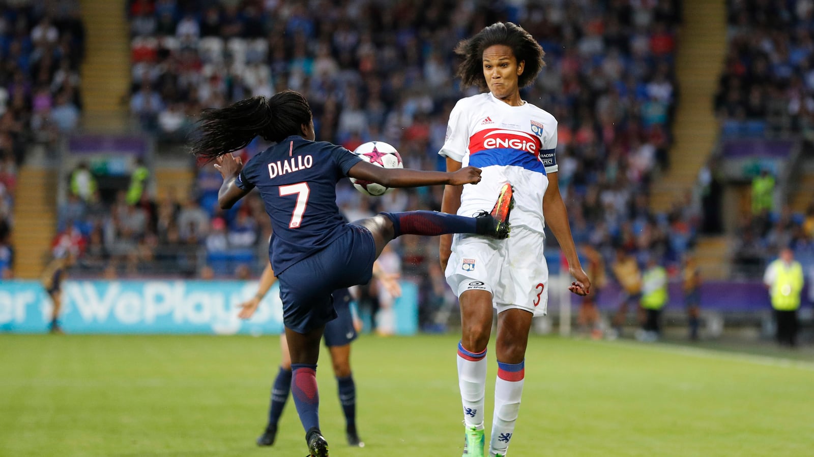 2017-06-01T200347Z_139349027_MT1ACI14800687_RTRMADP_3_SOCCER-CHAMPIONS-FINALWOMEN_bcuuqo