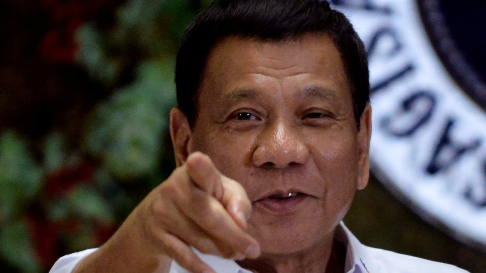 cheats/2017/04/01/duterte-invites-eu-critics-to-philippines-so-he-can-slap-them/170401-duterte-lashes-out-EU-cheat_glowyb