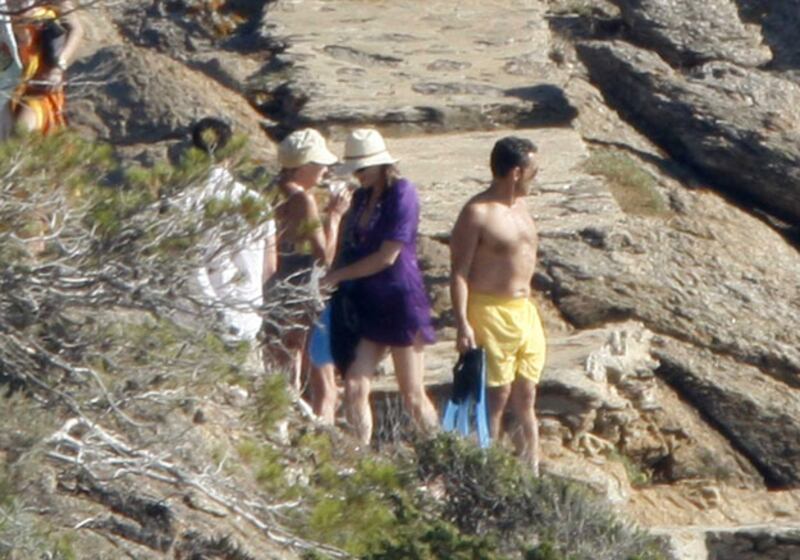 galleries/2011/02/11/shirtless-politicans/shirtless-pols---sarkozy_yp5fa8