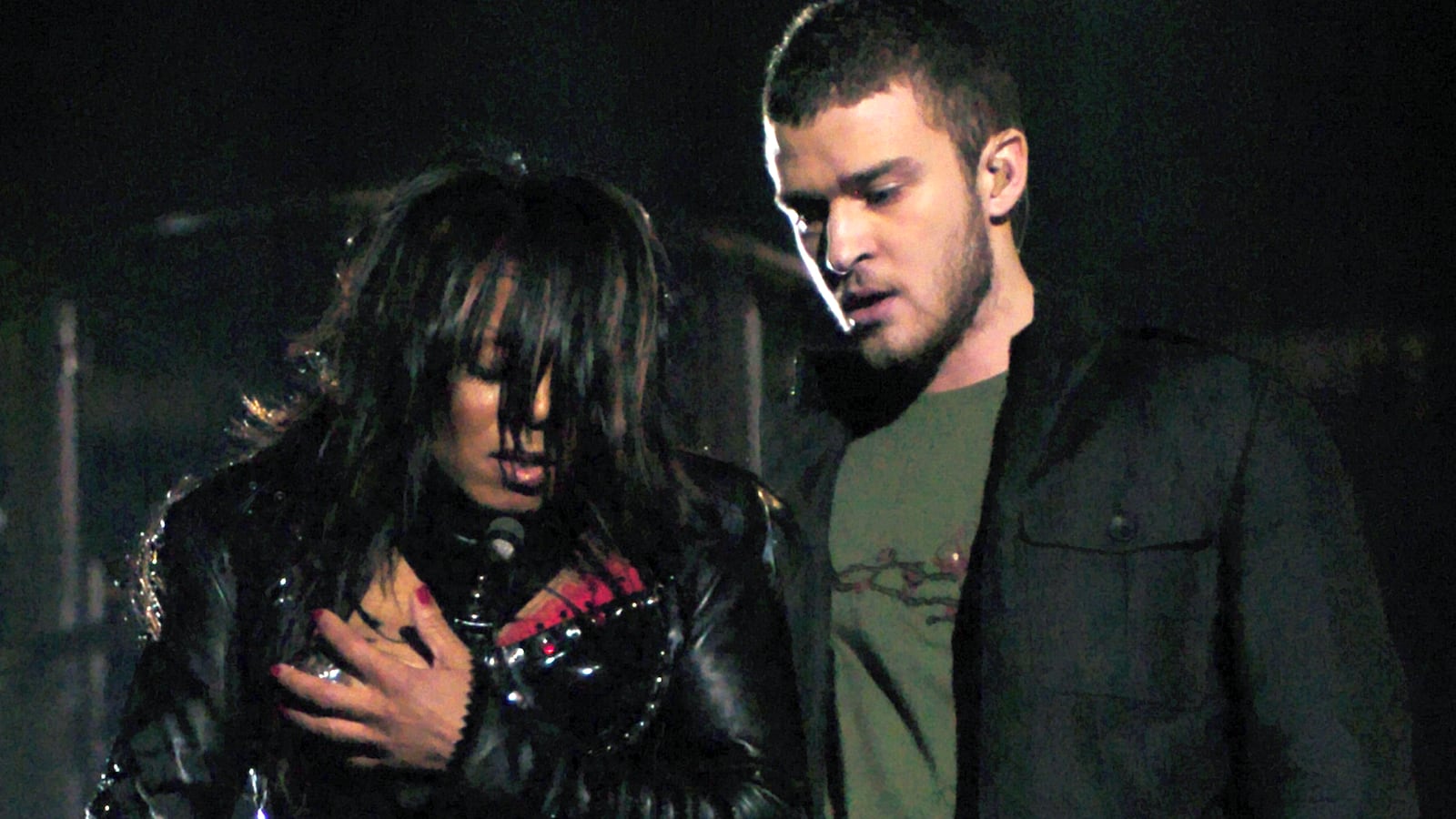 180117-zimmerman-nipplegate-tease_x4l7a3