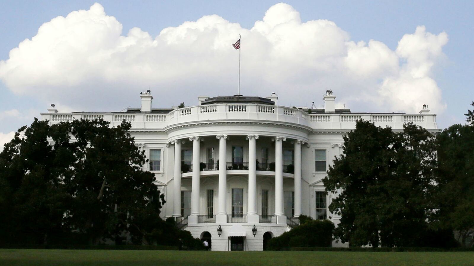 cheats/2014/09/21/white-house-intruder-is-iraq-war-vet/140921-whitechouse0cheat_ju1fii