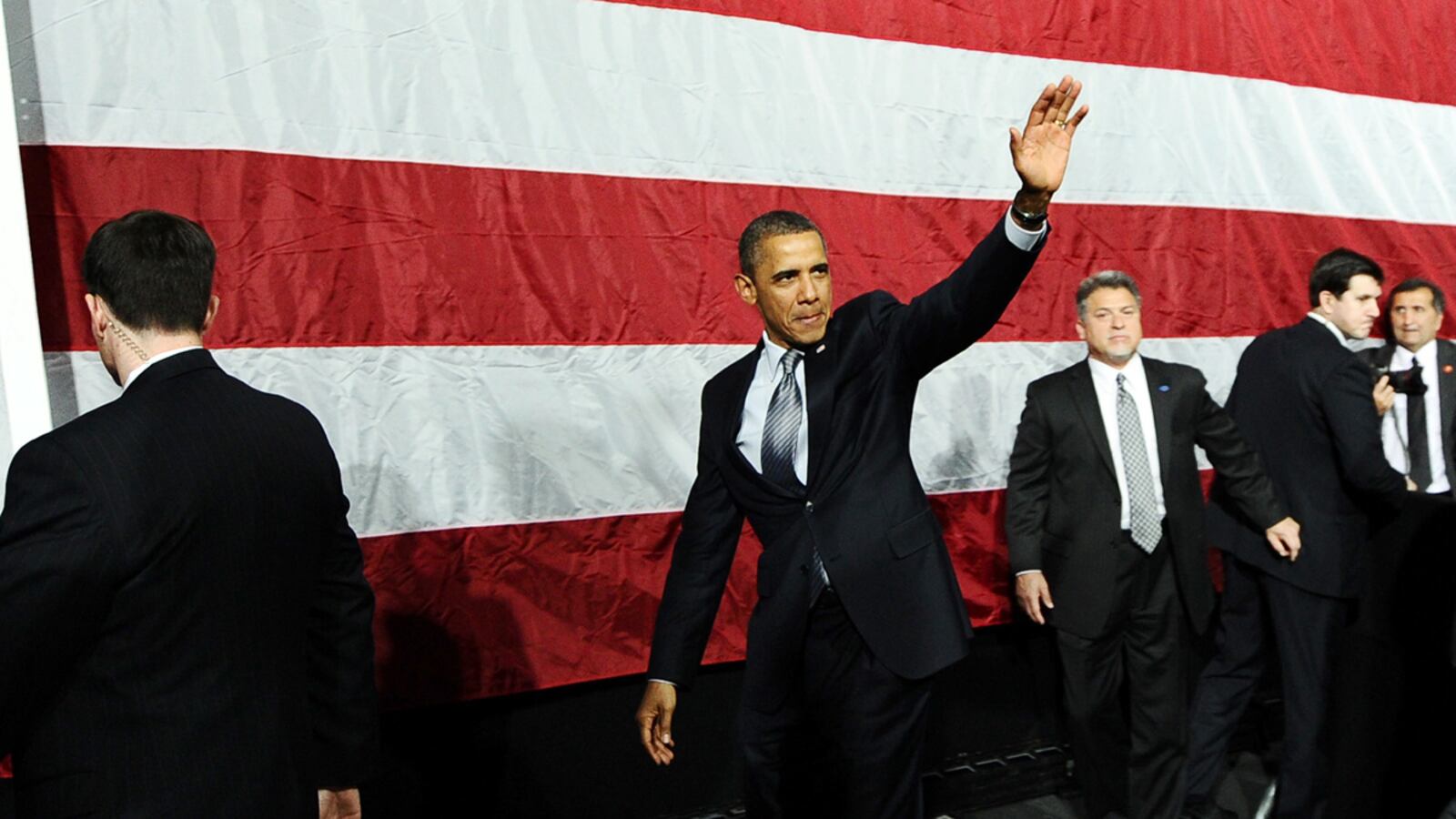 cheats/2012/01/12/obama-raise-68m-at-end-of-2011/obama-raised-220-million-2011-cheat_xgpbgh