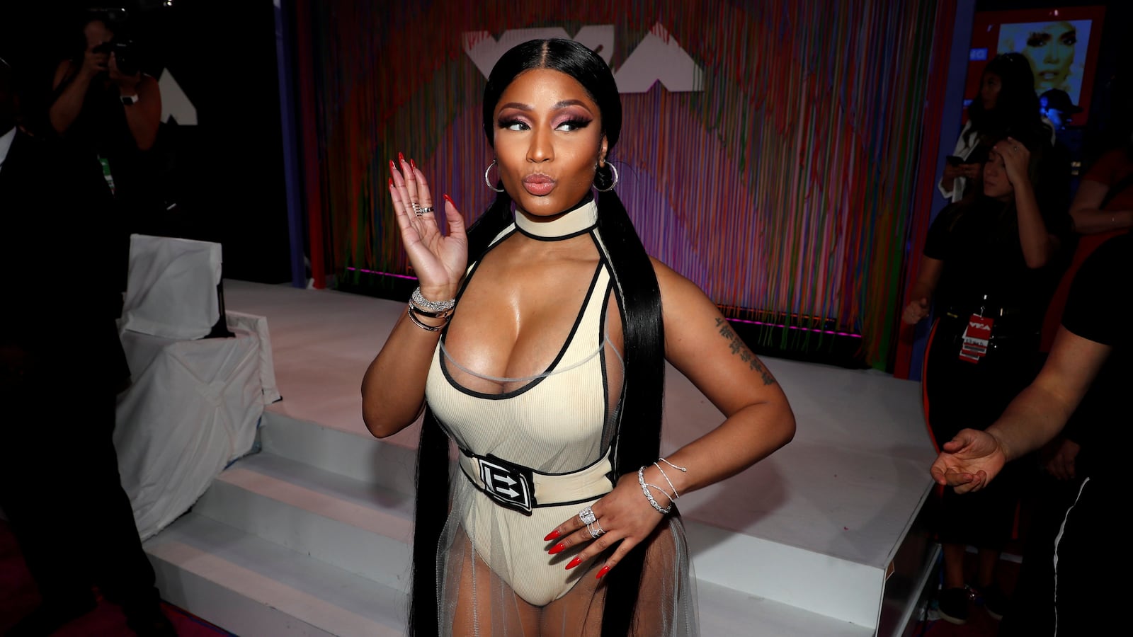 2021-09-15T213712Z_1034004414_RC2LQP98A5V5_RTRMADP_3_HEALTH-CORONAVIRUS-TRINIDADTOBAGO-MINAJ_jpvo0j