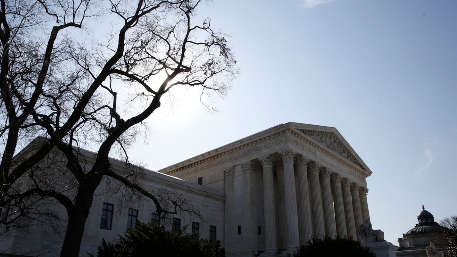cheats/2016/06/28/scotus-saves-mississippi-s-last-abortion-clinic/160627-SCOTUS-cheat_ctzpxj