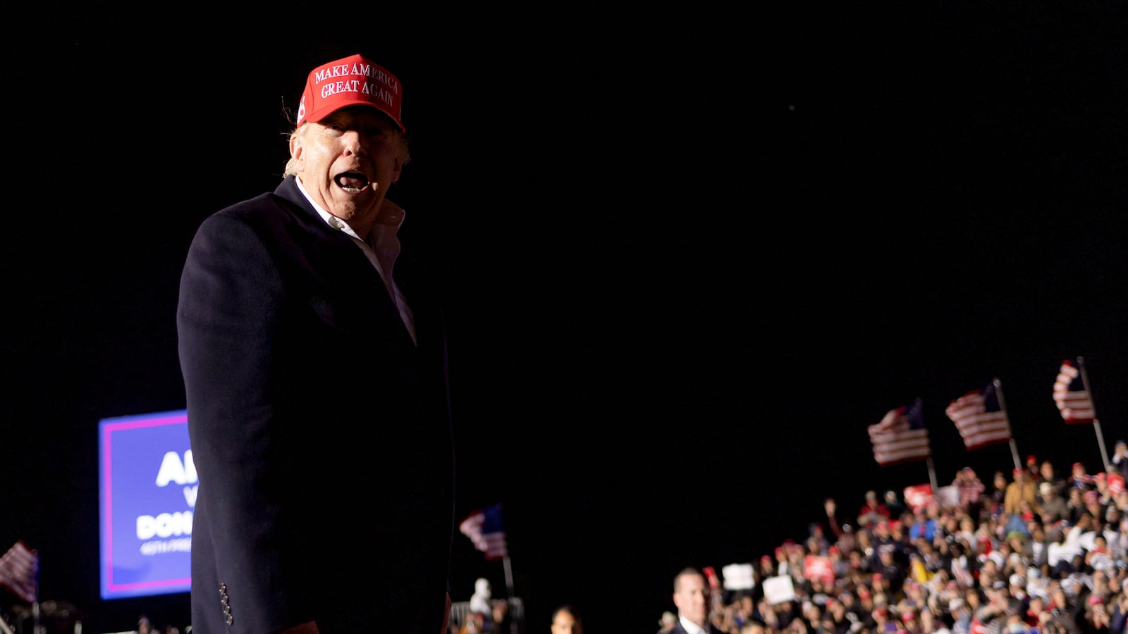 2022-01-16T040649Z_762804706_RC230S9KLGVI_RTRMADP_3_USA-TRUMP_idflgc