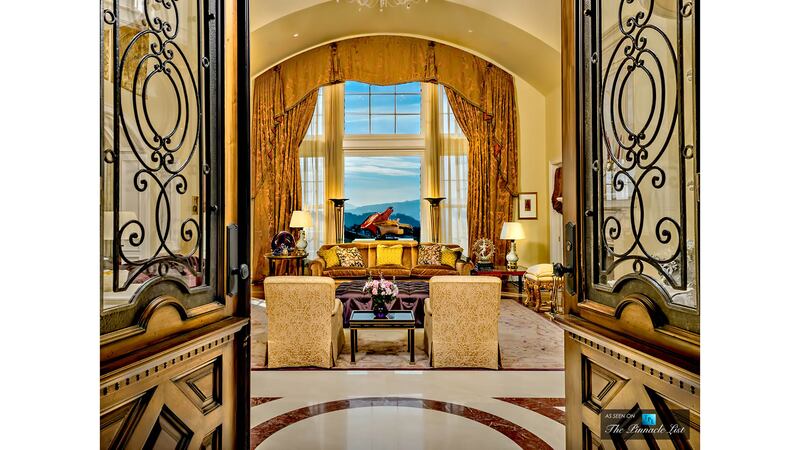 170923-mcnearney-omg-i-want-this-house-2_qfcyq0