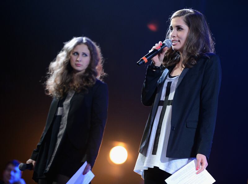 galleries/2014/02/06/pussy-riot-rocks-brooklyn/amnesty-concert10_l5pg4v