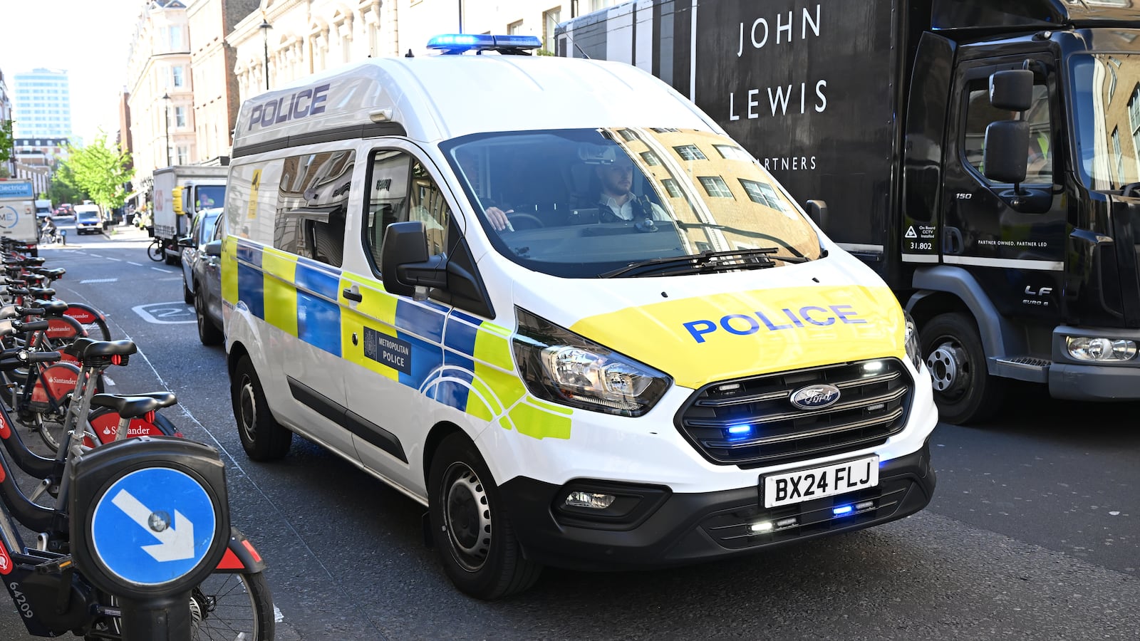 LONDON, ENGLAND - MAY 01: A Police van arrives at Westminster Magistrates' Court as Essa Suleiman is due in court charged with attempted murder on May 01, 2026 in London, England. Police declared a terrorist incident after two Jewish men were stabbed in the Golders Green area of north London. The suspect, Essa Suleiman, a British national who was born in Somalia, was tasered and arrested at the scene. (Photo by Leon Neal/Getty Images)