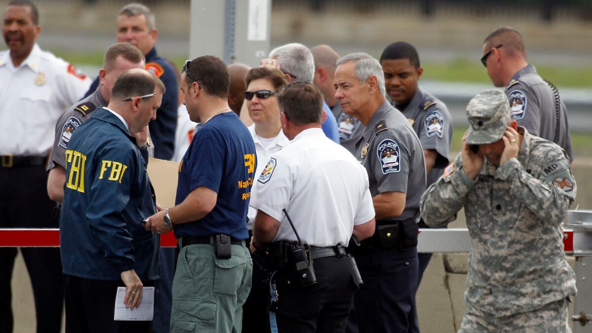 articles/2011/06/17/man-arrested-in-suspected-pentagon-bomb-plot/pentagon-bomb-solomon_rjdn7n
