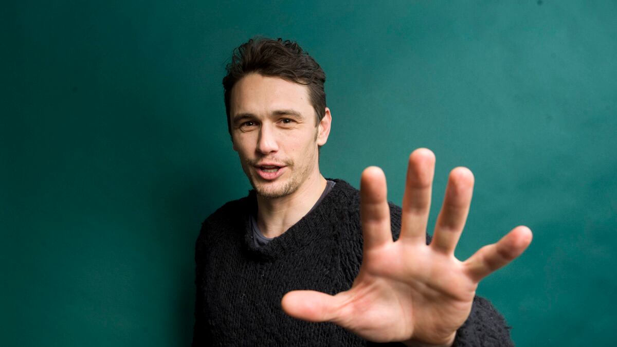 articles/2011/12/21/lawsuit-over-a-bad-nyu-grade-put-james-franco-in-detention/james-franco-nyu-professor-siegel_ws2gvo