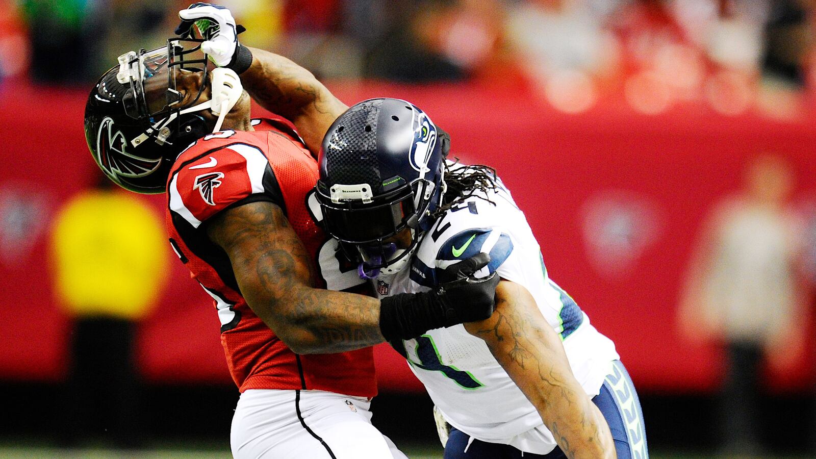 articles/2014/01/30/super-bowl-xlviii-is-set-to-be-the-most-violent-one-yet/140127-demirel-violent-sb_kiso5i