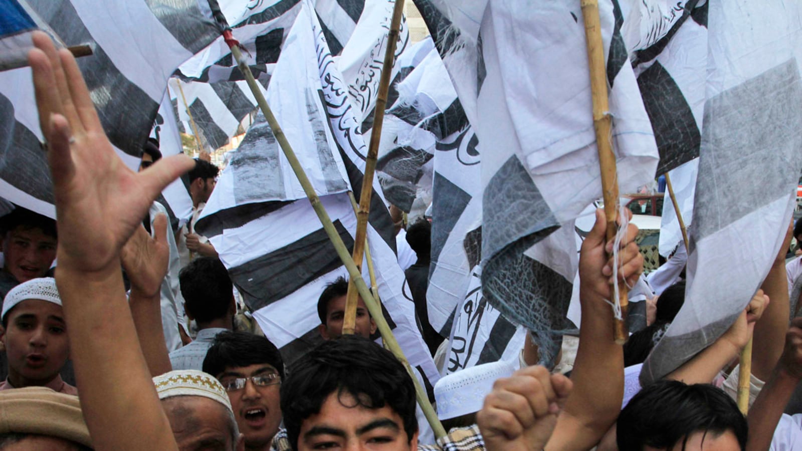 cheats/2012/02/26/car-bomb-hits-afghan-airport/quran-burning-protest-box_dpwovz