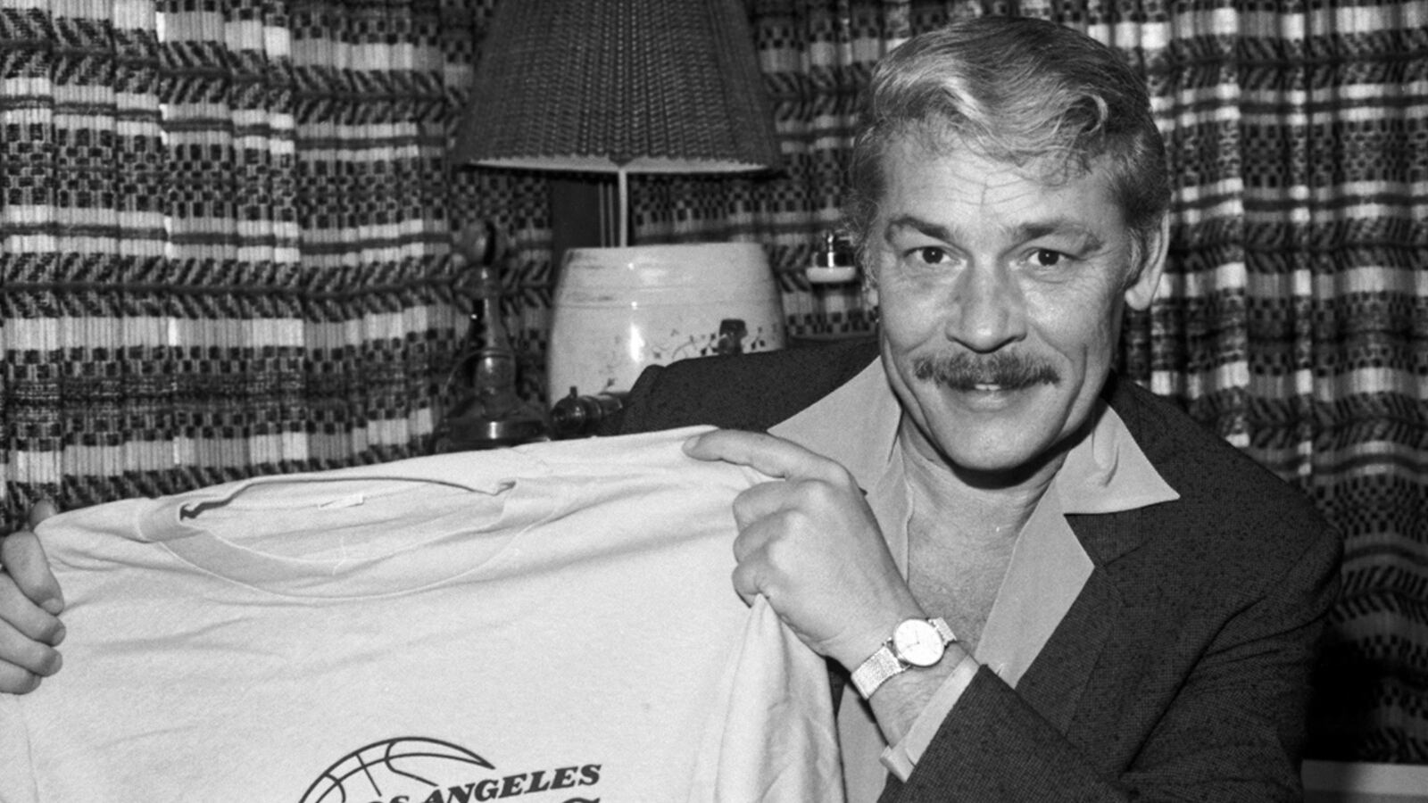 articles/2013/02/19/what-happens-to-los-angeles-lakers-after-death-of-jerry-buss/130218-jerry-buss-obit-samuels-tease_wwdr5u