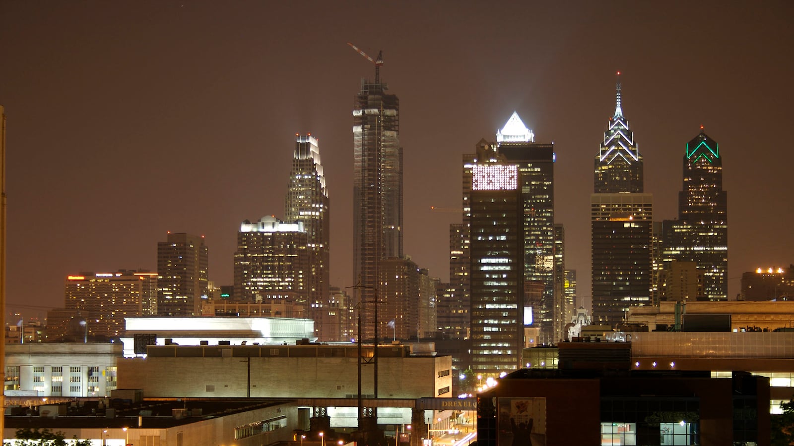 cheats/2016/11/09/swastikas-trump-graffiti-in-philly/161108-Philadelphia-swastika-cheat_xoxp7r