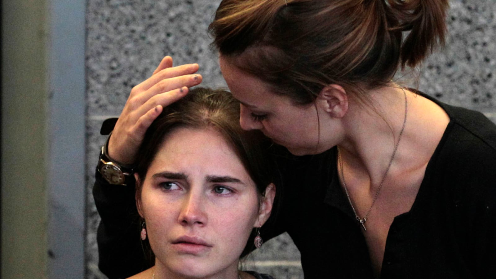 cheats/2012/02/14/prosecutors-reinstate-knox-conviction/amanda-knox-prosecutors-seek-reinstate-conviction-cheat_yot8ms
