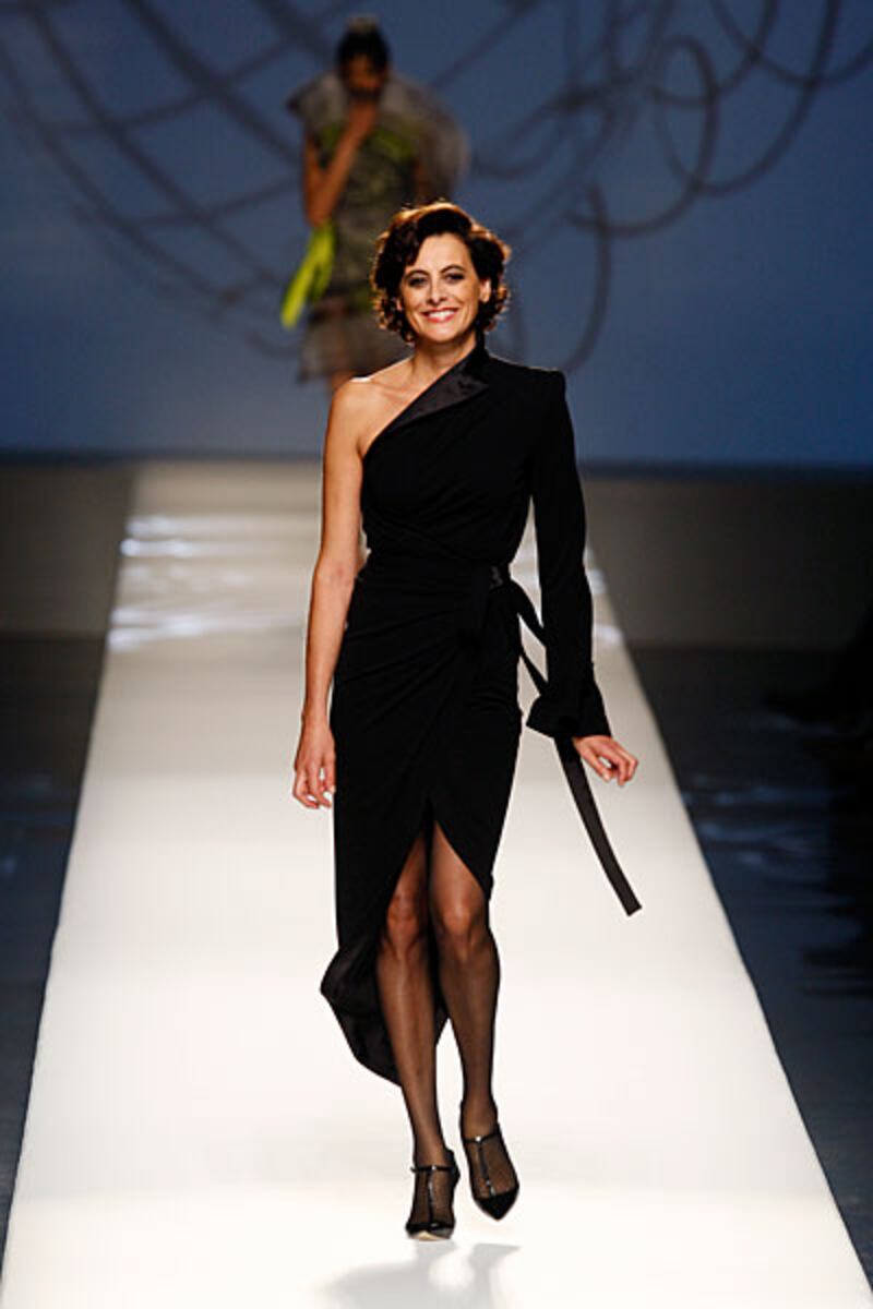 articles/2009/02/02/why-the-100k-dress-isnt-over/reddy-couture---gaultier_ypv3vb